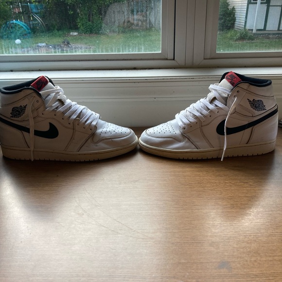Jordan 1 yin Yang - Picture 3 of 8
